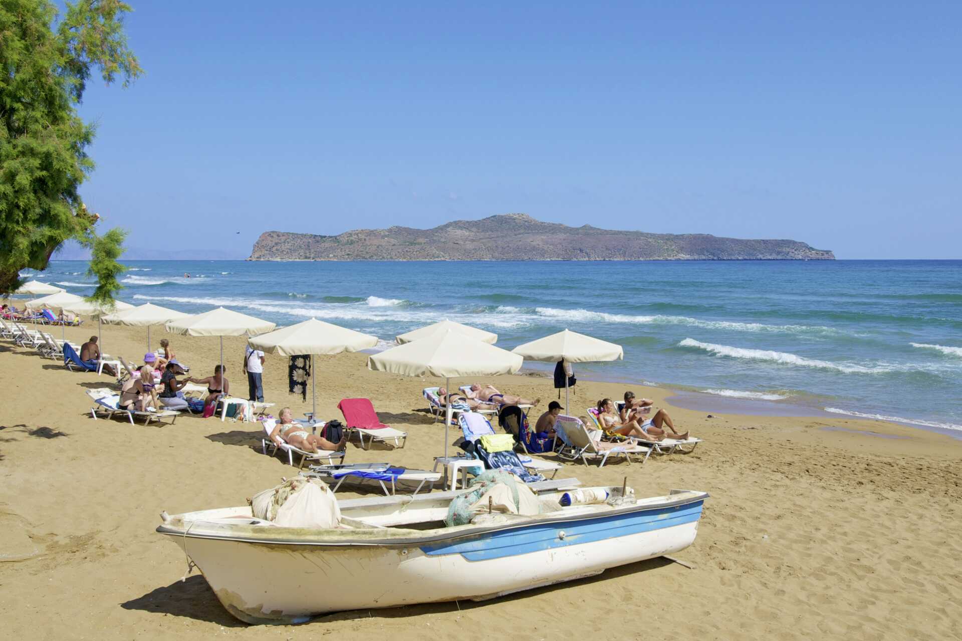 Deilige dager på stranden i Kato Stalos på Kreta, Hellas.