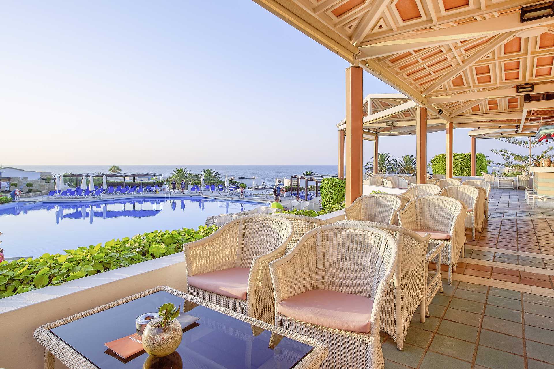 Poolbaren på hotellet Aldemar Knossos Royal i Hersonissos, Kreta.