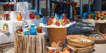 Kjøp keramikk i tradisjonelle greske farger