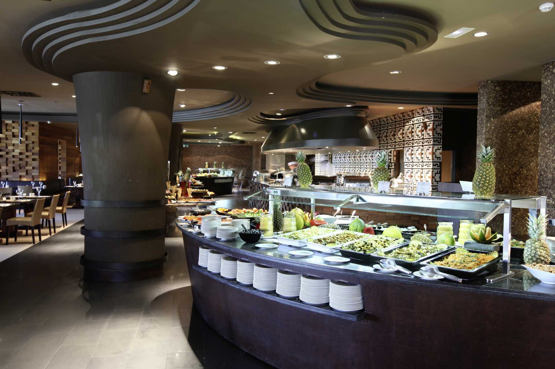 Bufférestauranten Marula utendørs på Lopesan Baobab Resort i Meloneras, Gran Canaria.