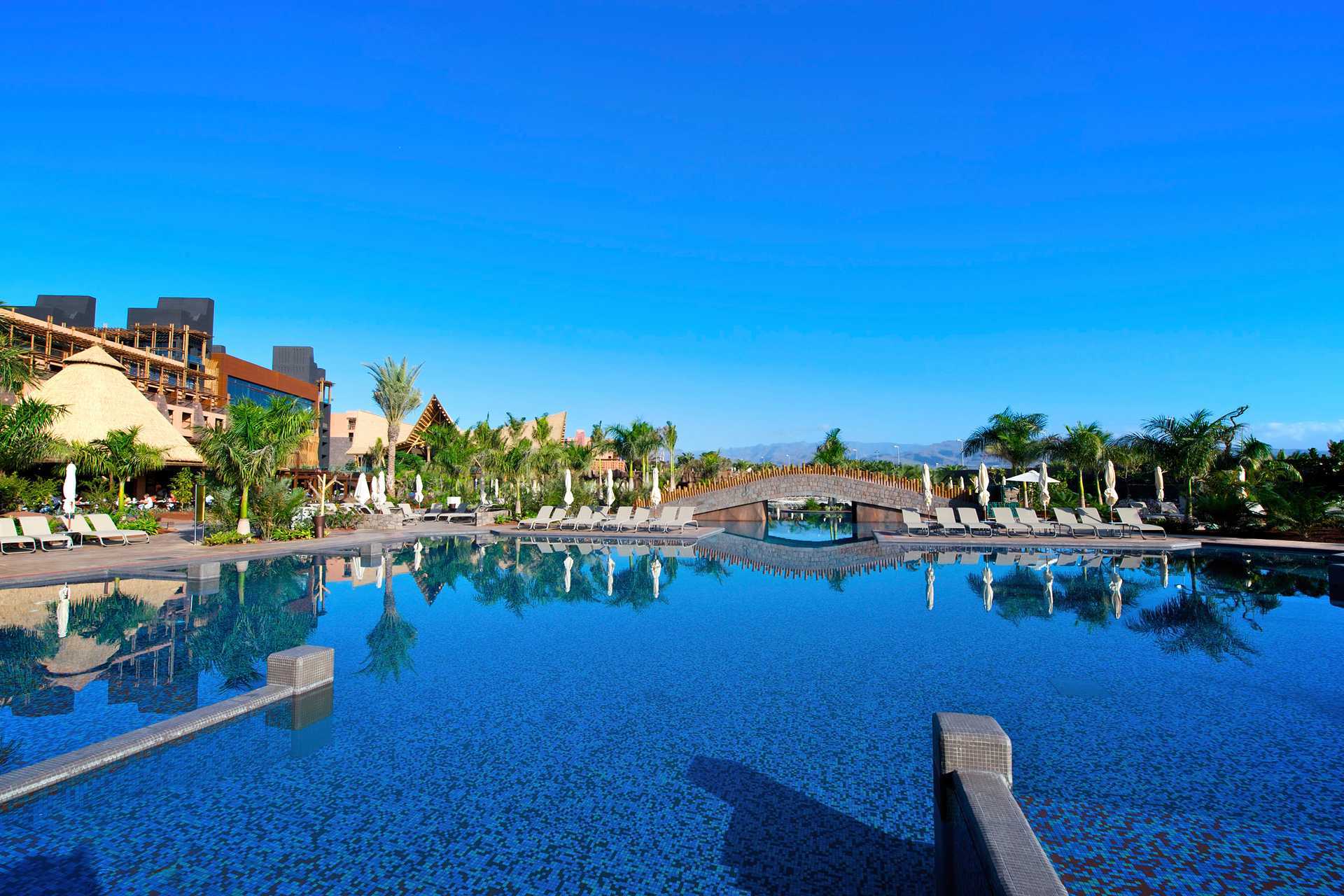 Bassengområdet på Lopesan Baobab Resort i Meloneras, Gran Canaria.