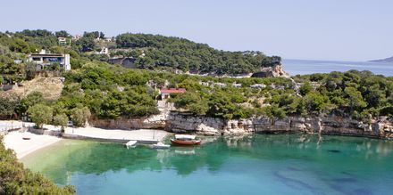 Utsikten mot stranden fra hotell Marilena på Alonissos, Hellas