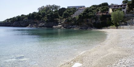 Stranden nedenfor hotell Marilena på Alonissos, Hellas