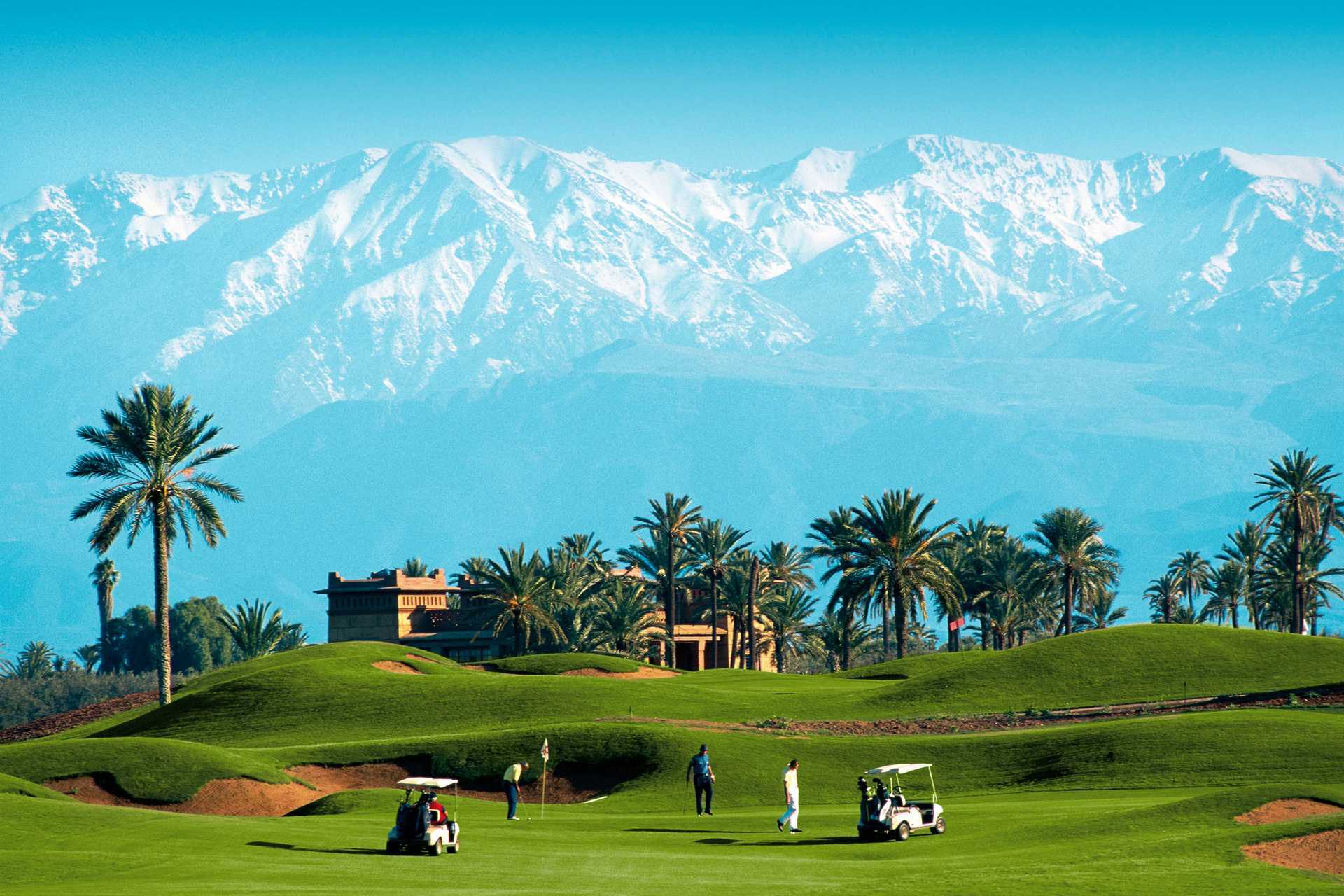 Golfbanen med Atlasfjellene i bakgrunnen