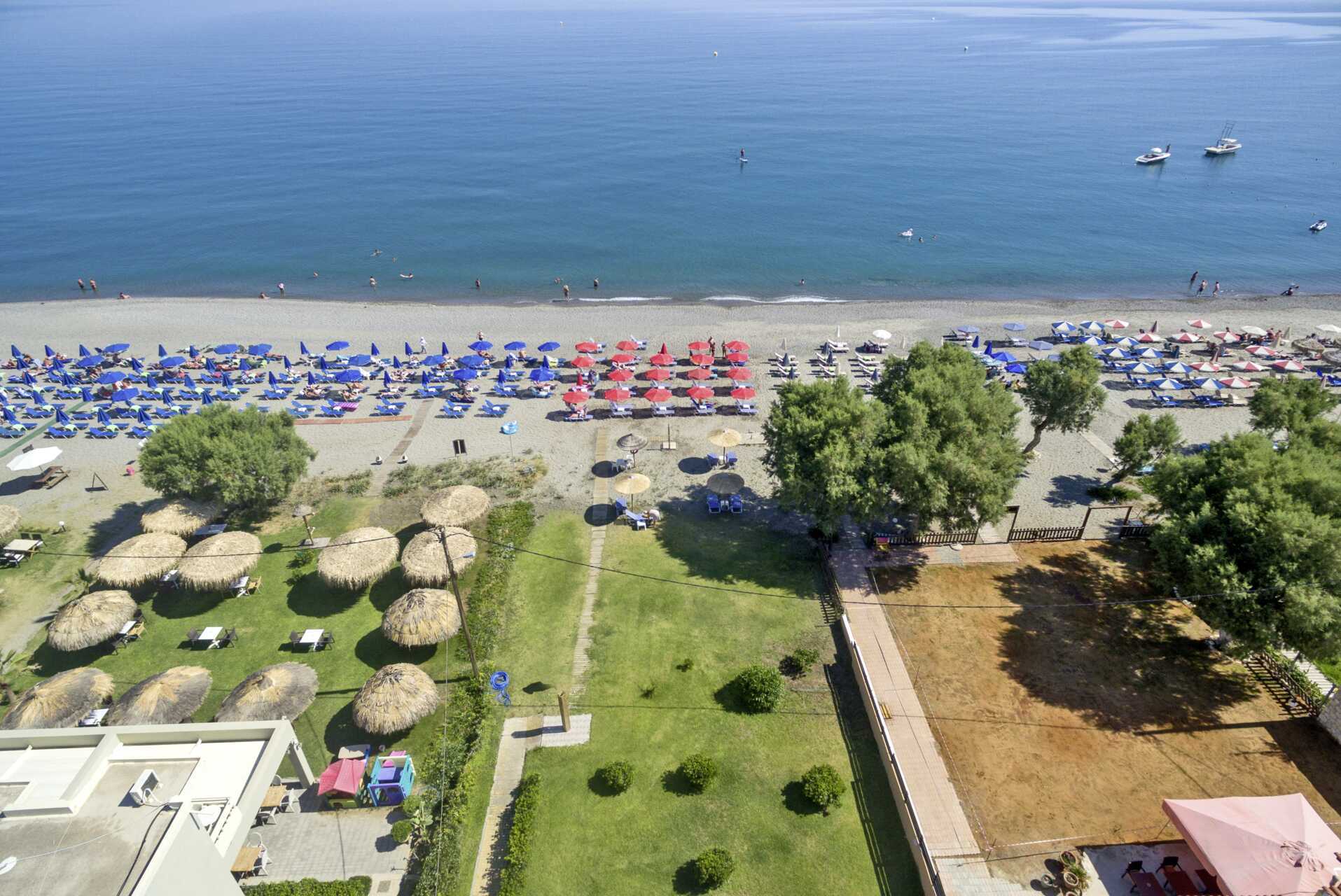 Stranden utenfor hotellet