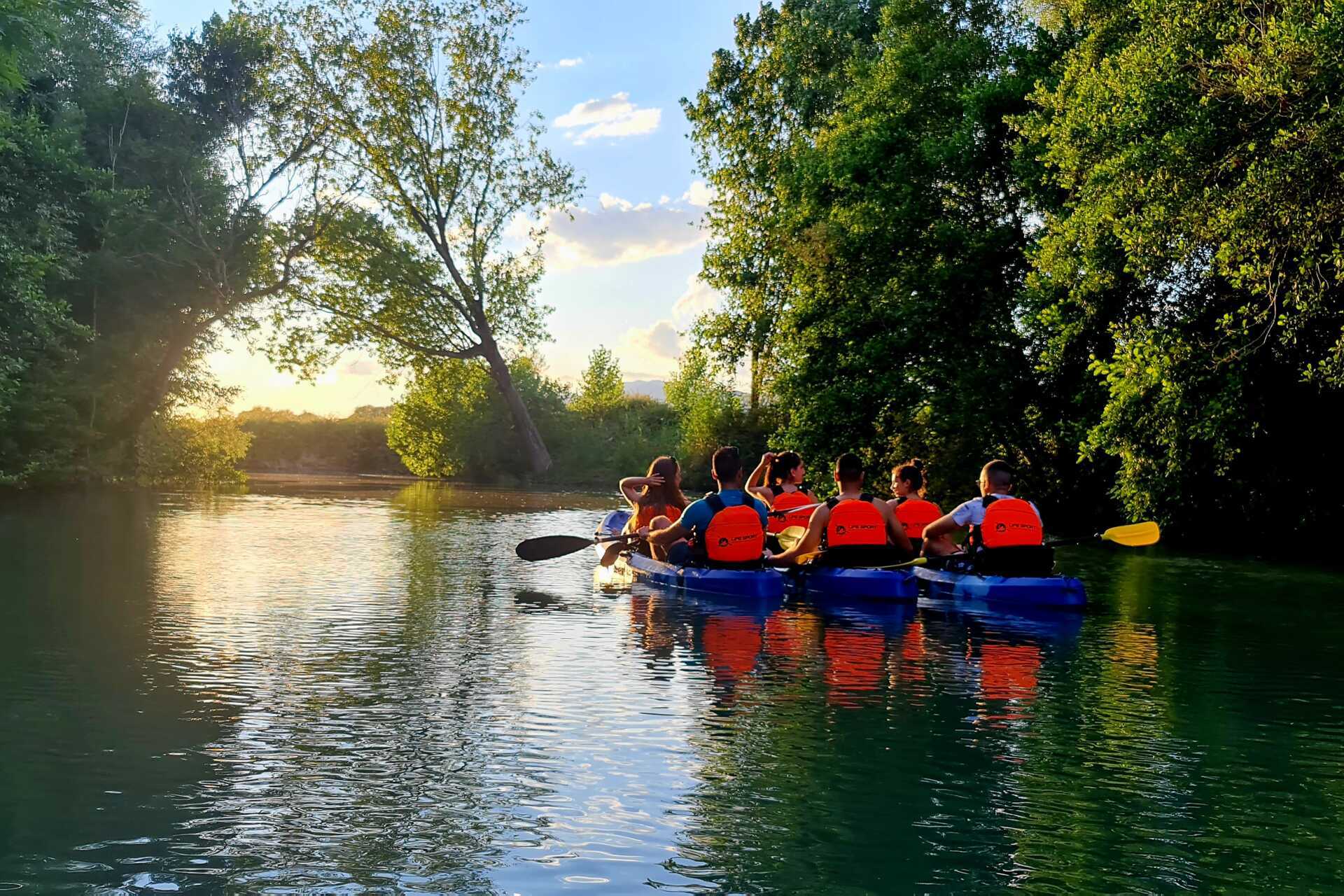 Oppdag den myteomspunne elven Acheron i kajakk, 5 kilometer