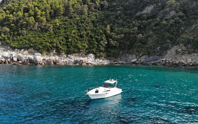 Oppdag Skopelos fra havet