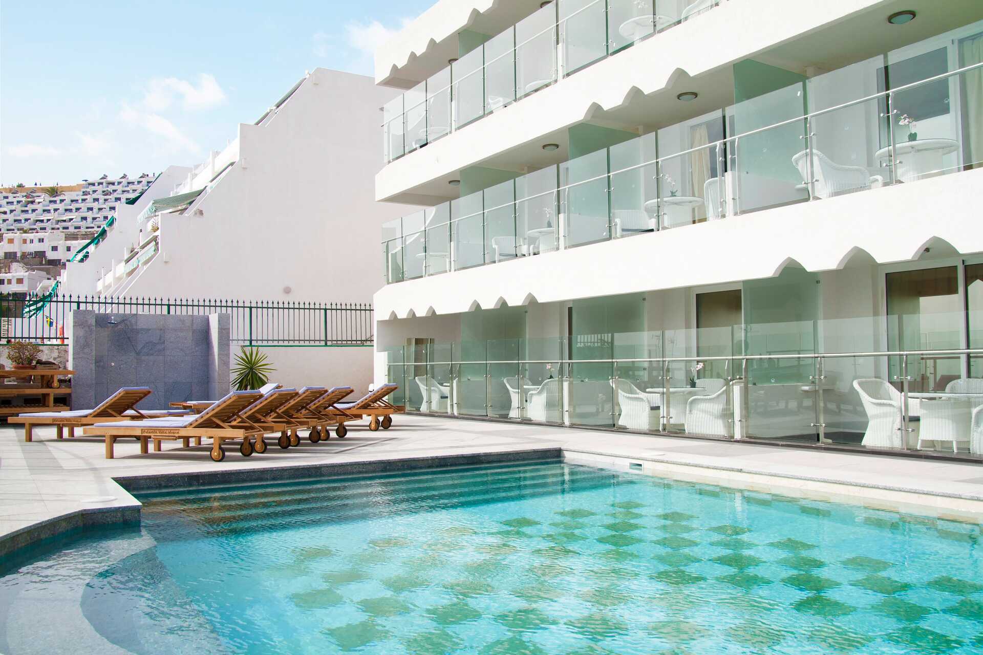 Basseng på hotell Villa Magna i Puerto Rico, Gran Canaria.