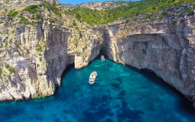 Joniske perler – Paxos og Antipaxos