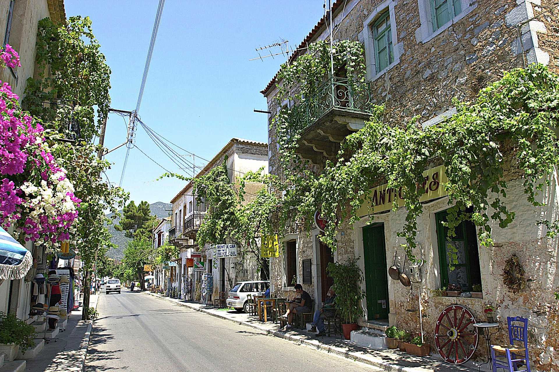 En av de sjarmerende landsbyene på Peloponnes