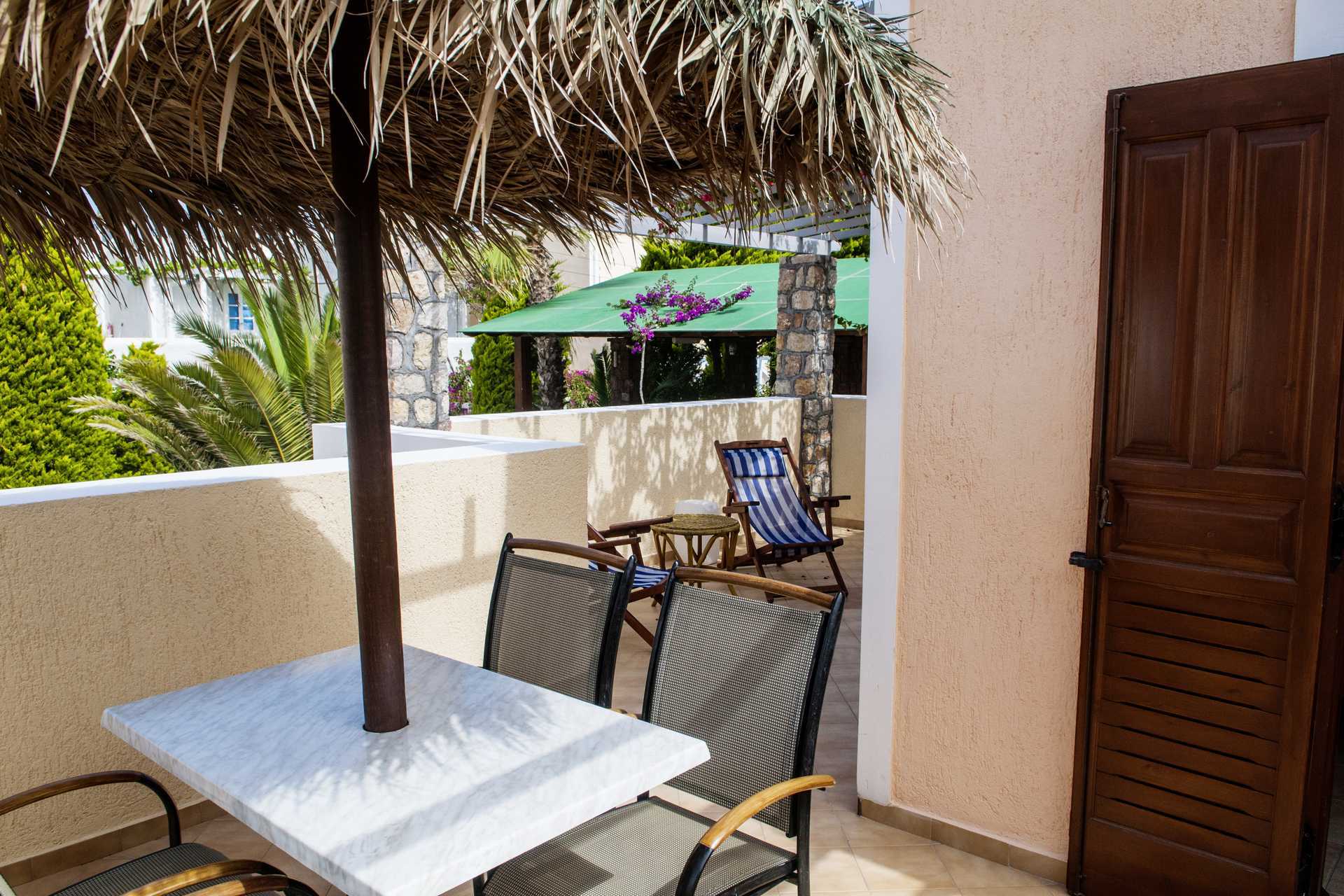 Renovert toromsleilighet på Hotel Polydefkis i Kamari, Santorini, Hellas.