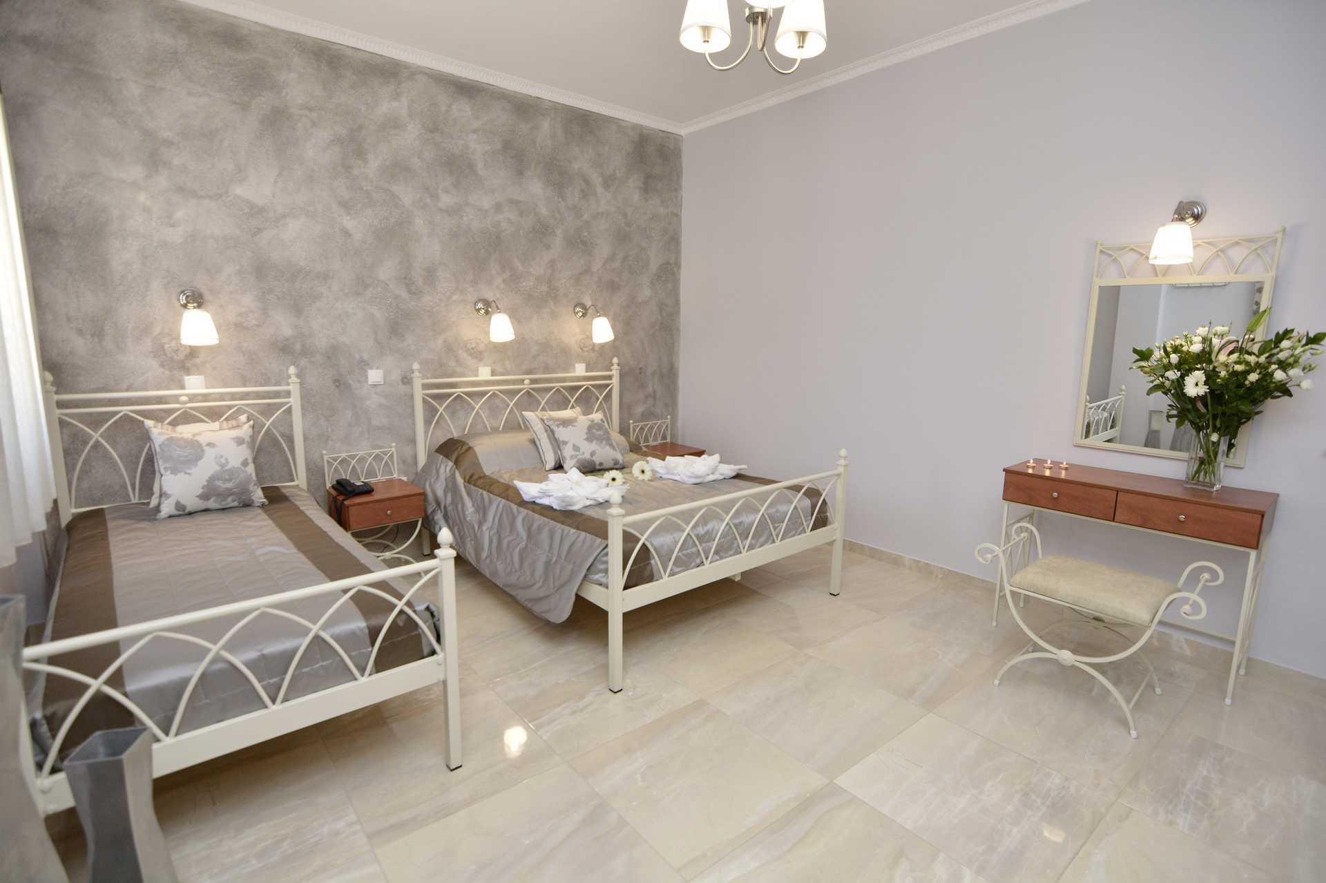 Renovert toromsleilighet på Hotel Polydefkis i Kamari, Santorini, Hellas.