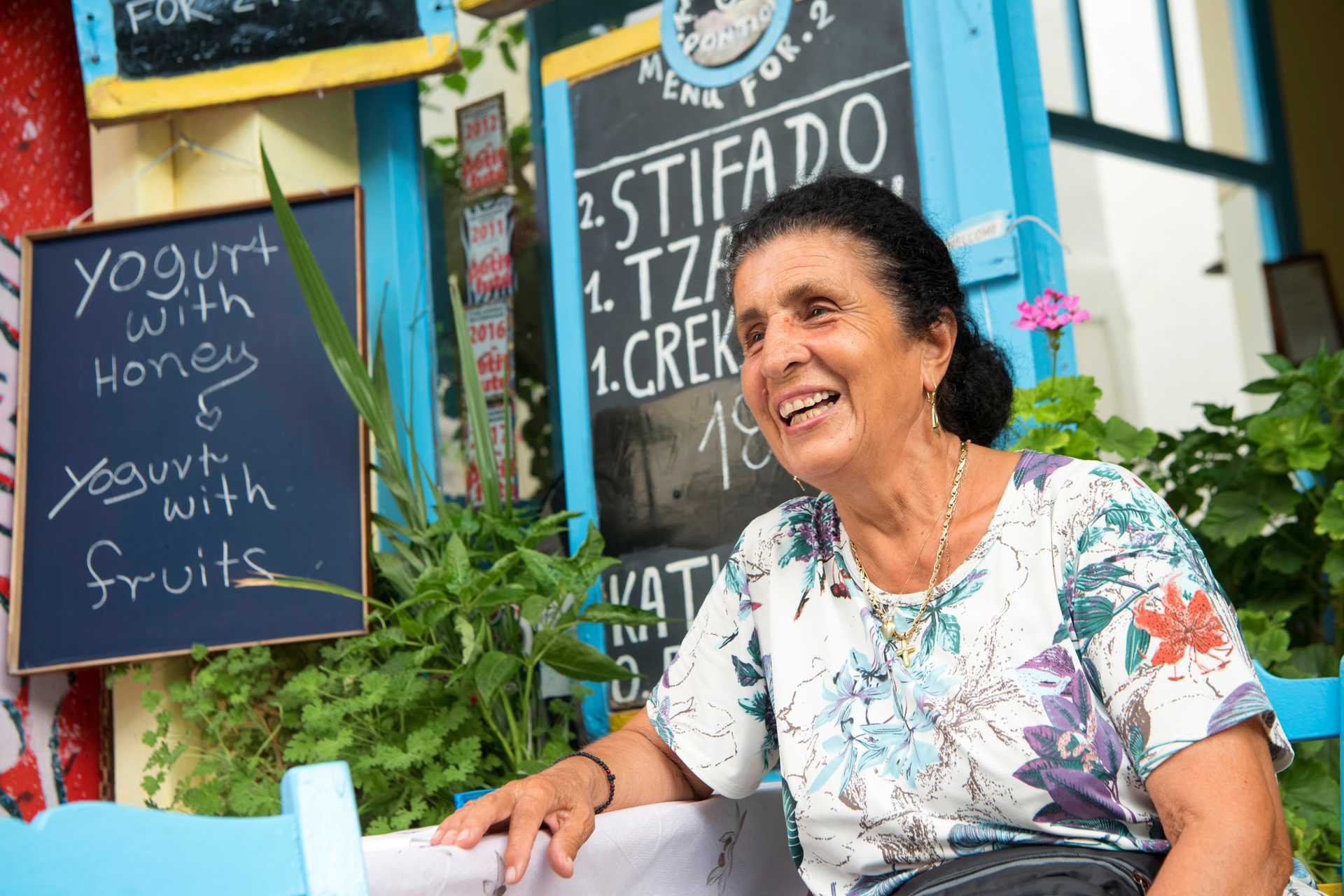 Kanskje vil du smake på litt gresk yoghurt med frukt og honning?