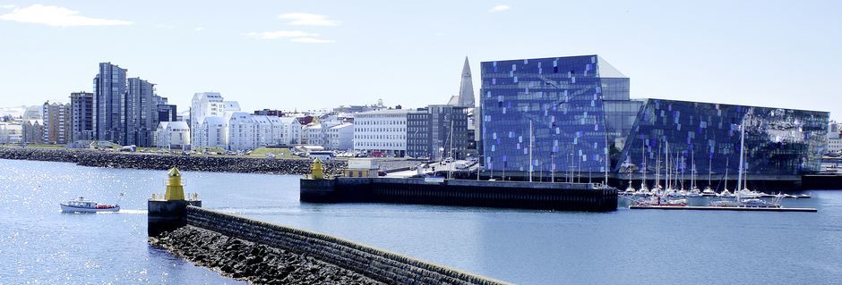Reykjavik med det kjente operahuset Harpa.