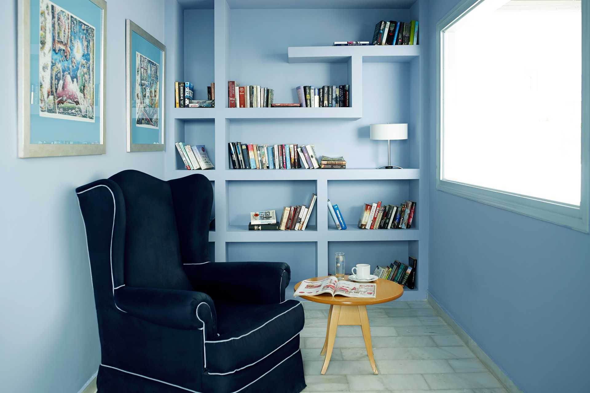 Lite bibliotek på Santorini Kastelli Resort på Santorini, Hellas.