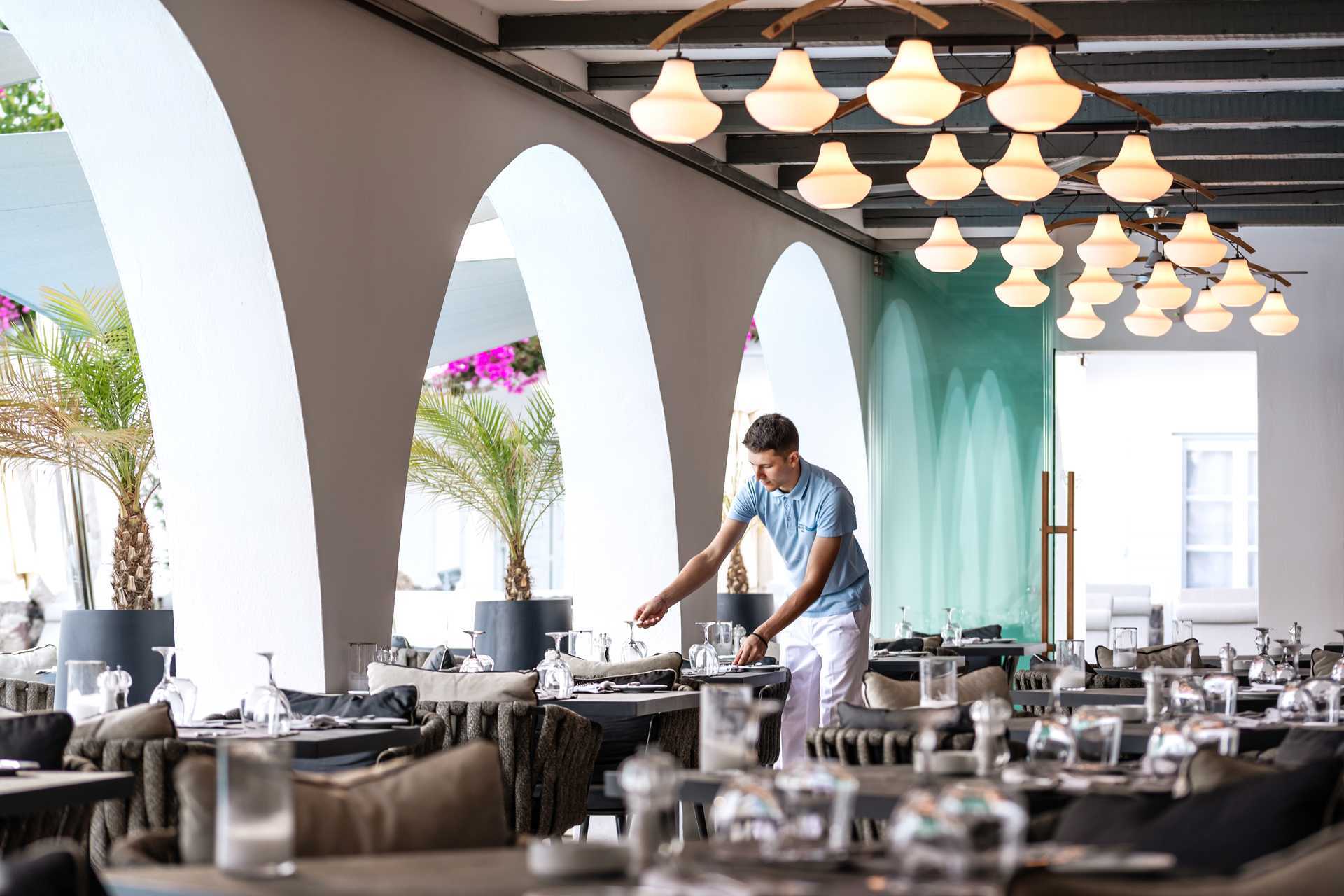 Restaurant på Santorini Kastelli Resort på Santorini, Hellas.