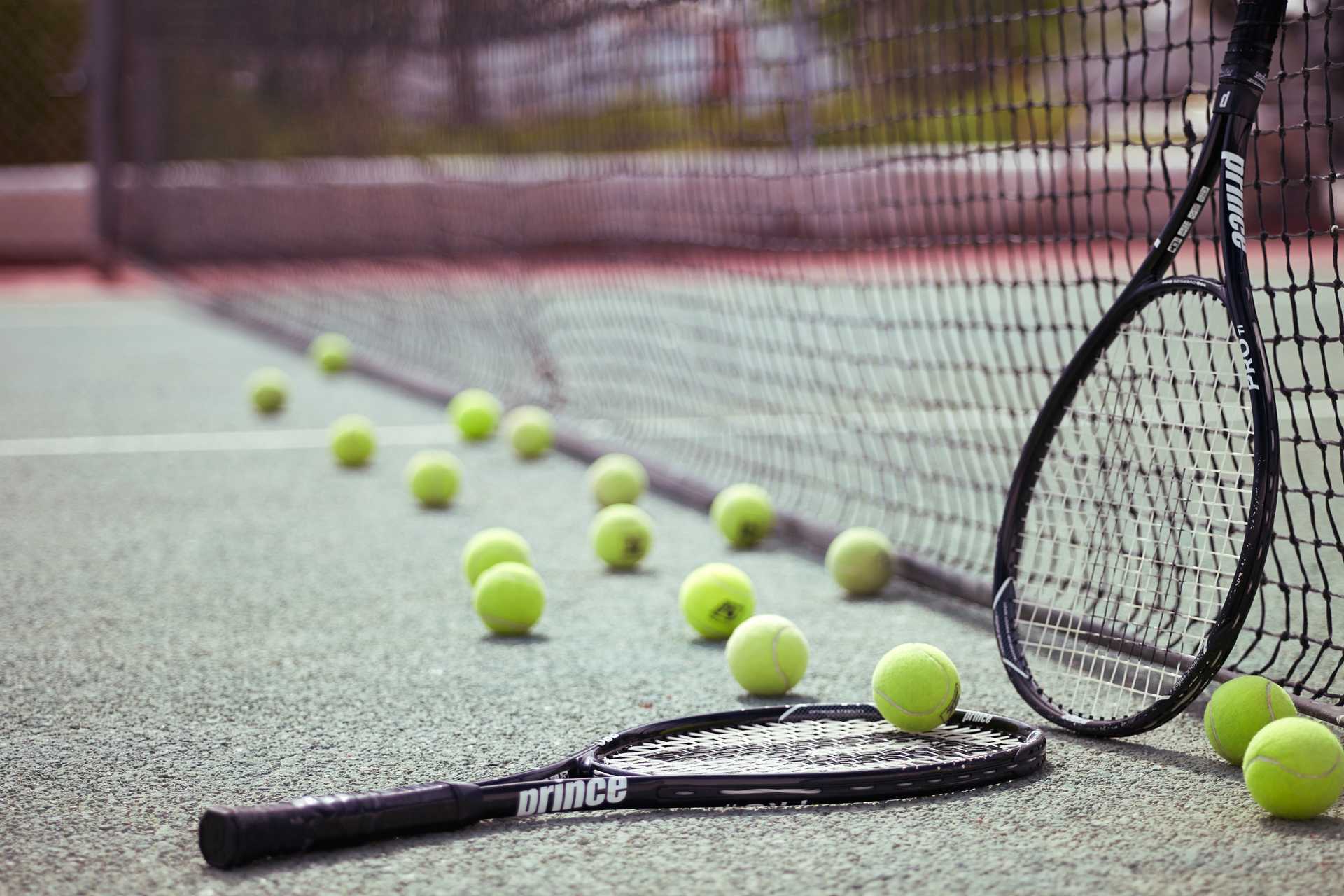 Tennis på Santorini Kastelli Resort på Santorini, Hellas.