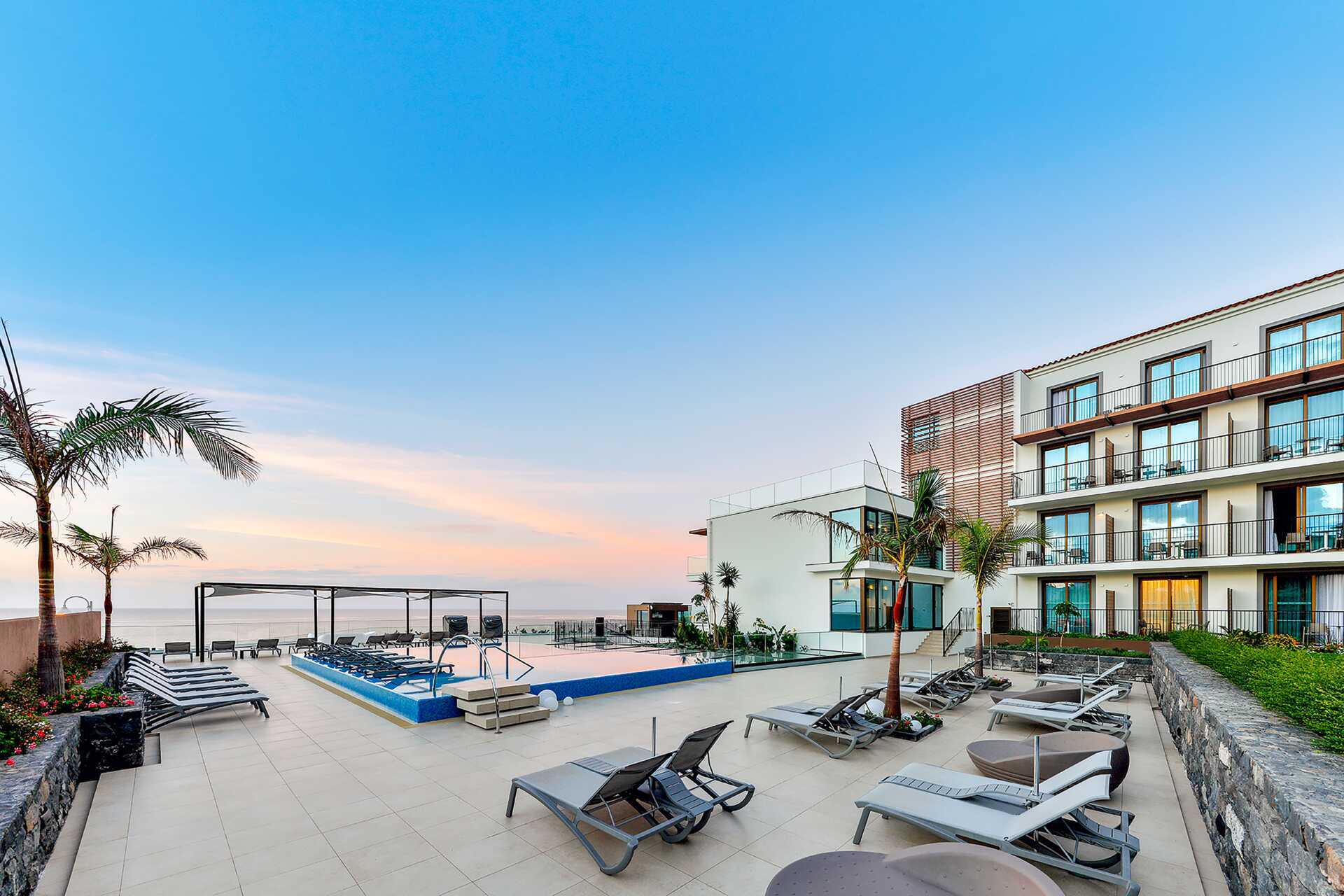 Bassengområdet på Sentido Galomar på Madeira, Portugal.