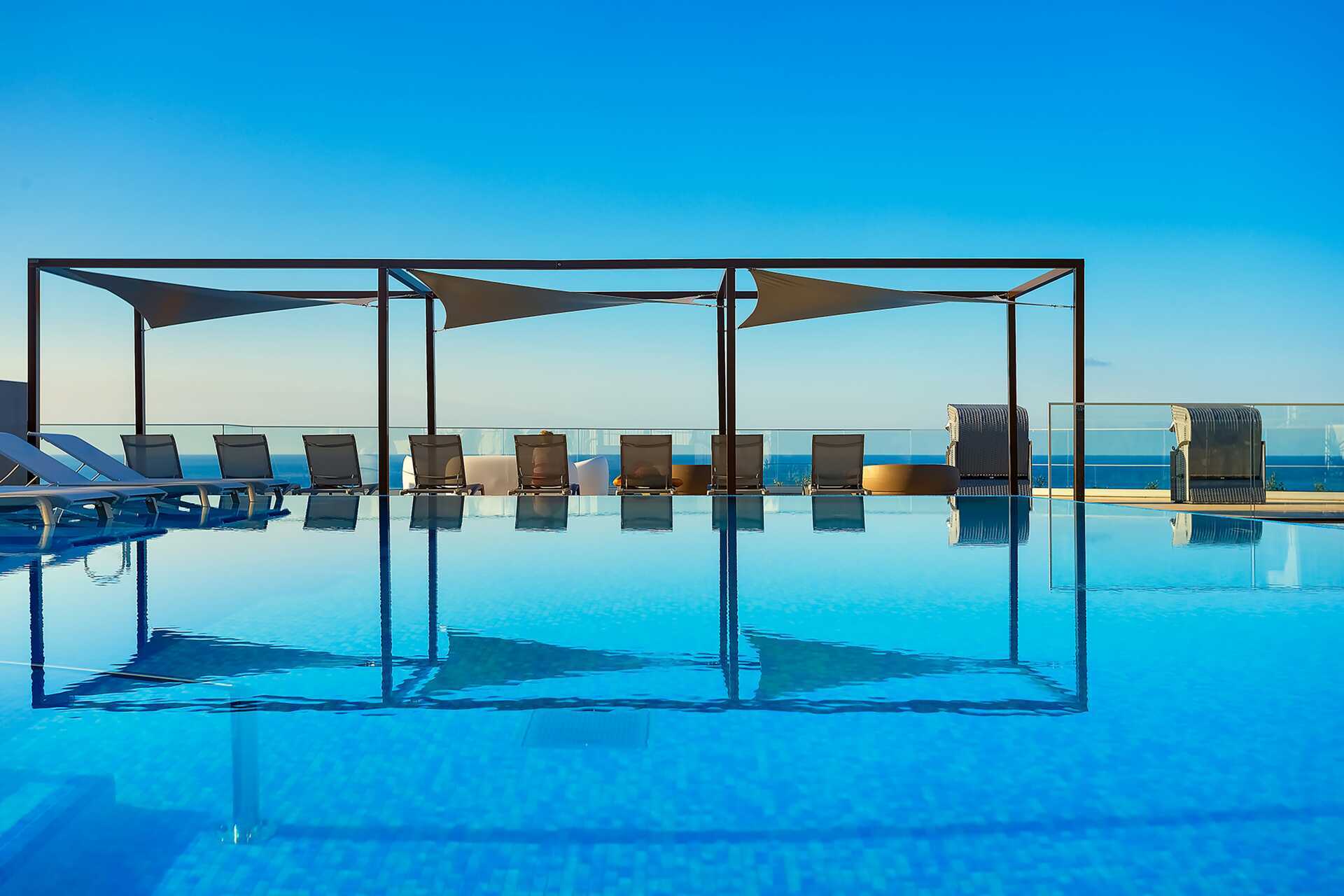 Sjøvannsbasseng på Sentido Galomar på Madeira, Portugal.