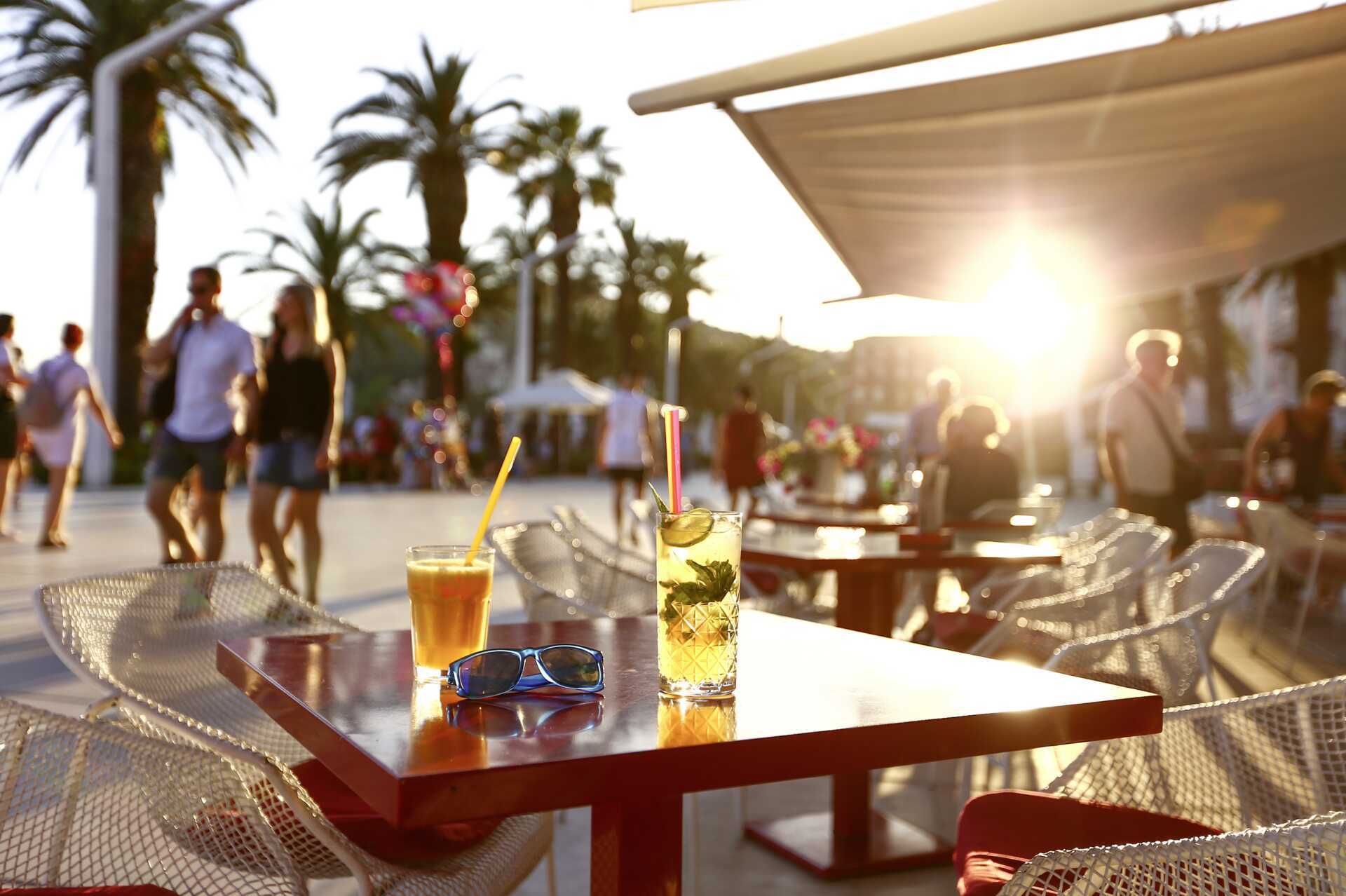 Splits koselige havnepromenade, Rivan.