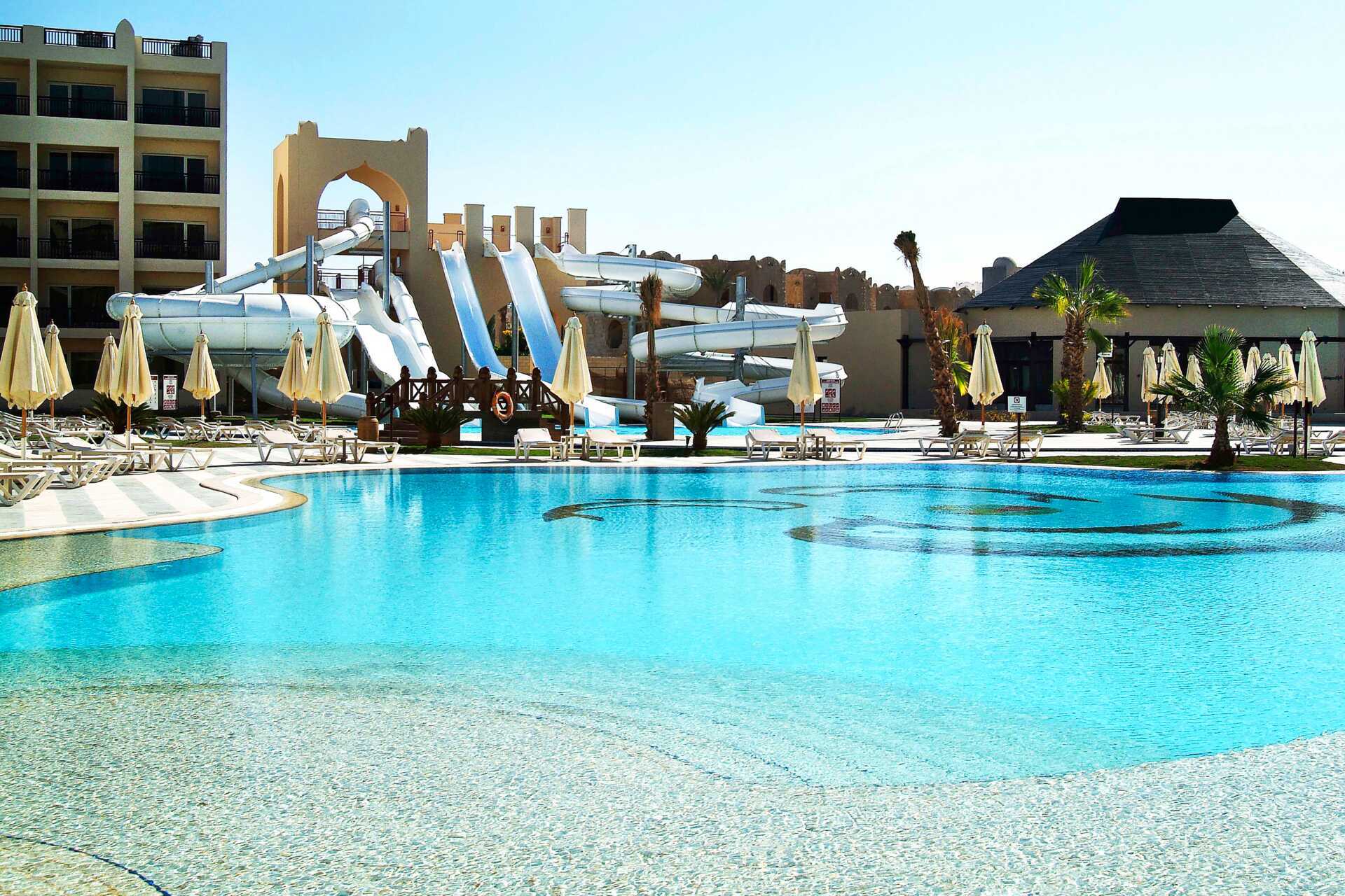Bassengområdet på Steigenberger Aqua Magic i Hurghada, Egypt.