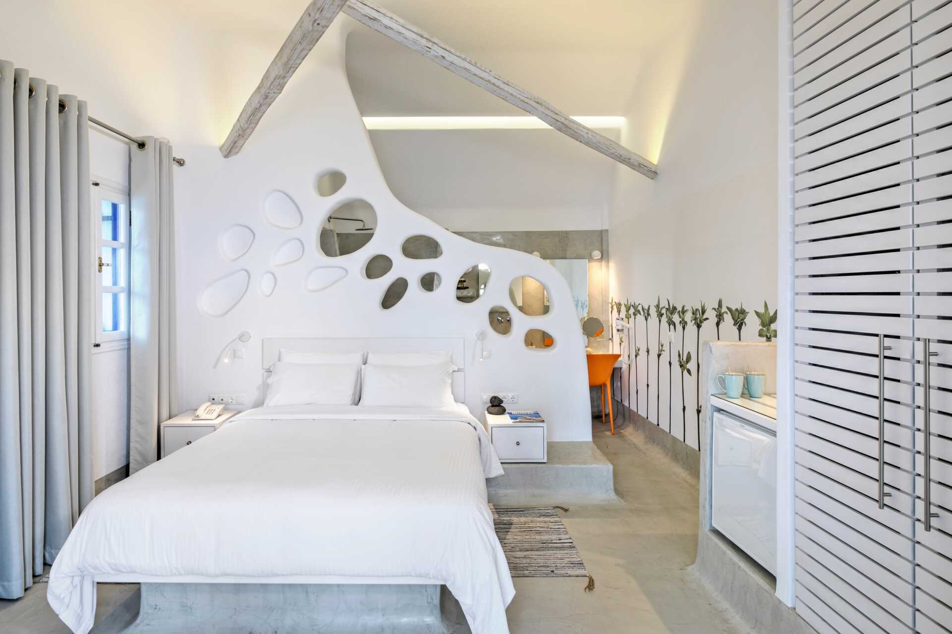 Superiorrom på Kouros Village i Perissa på Santorini, Hellas.