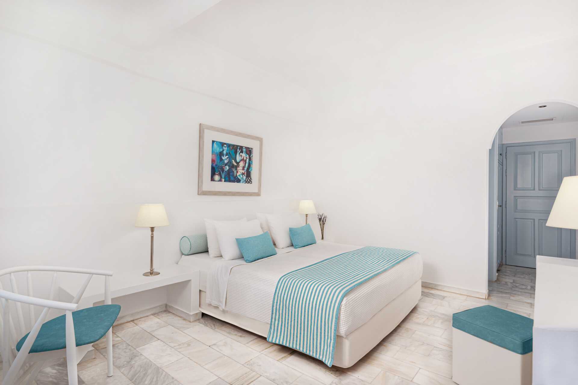 Superiorrom på Santorini Kastelli Resort i Santorini, Hellas.