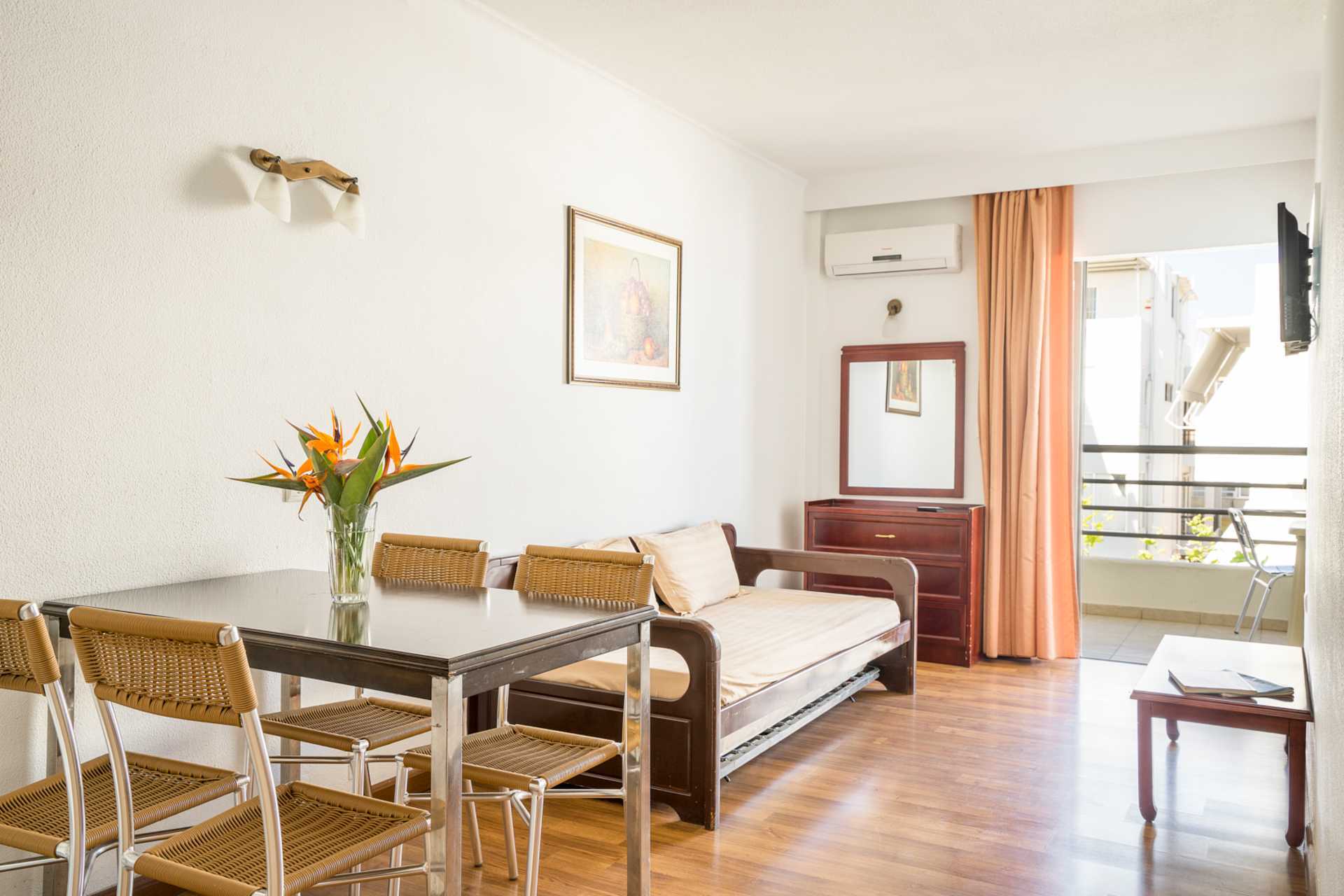 Toromsleilighet på hotell Santa Marina i Kos by på Kos, Hellas.
