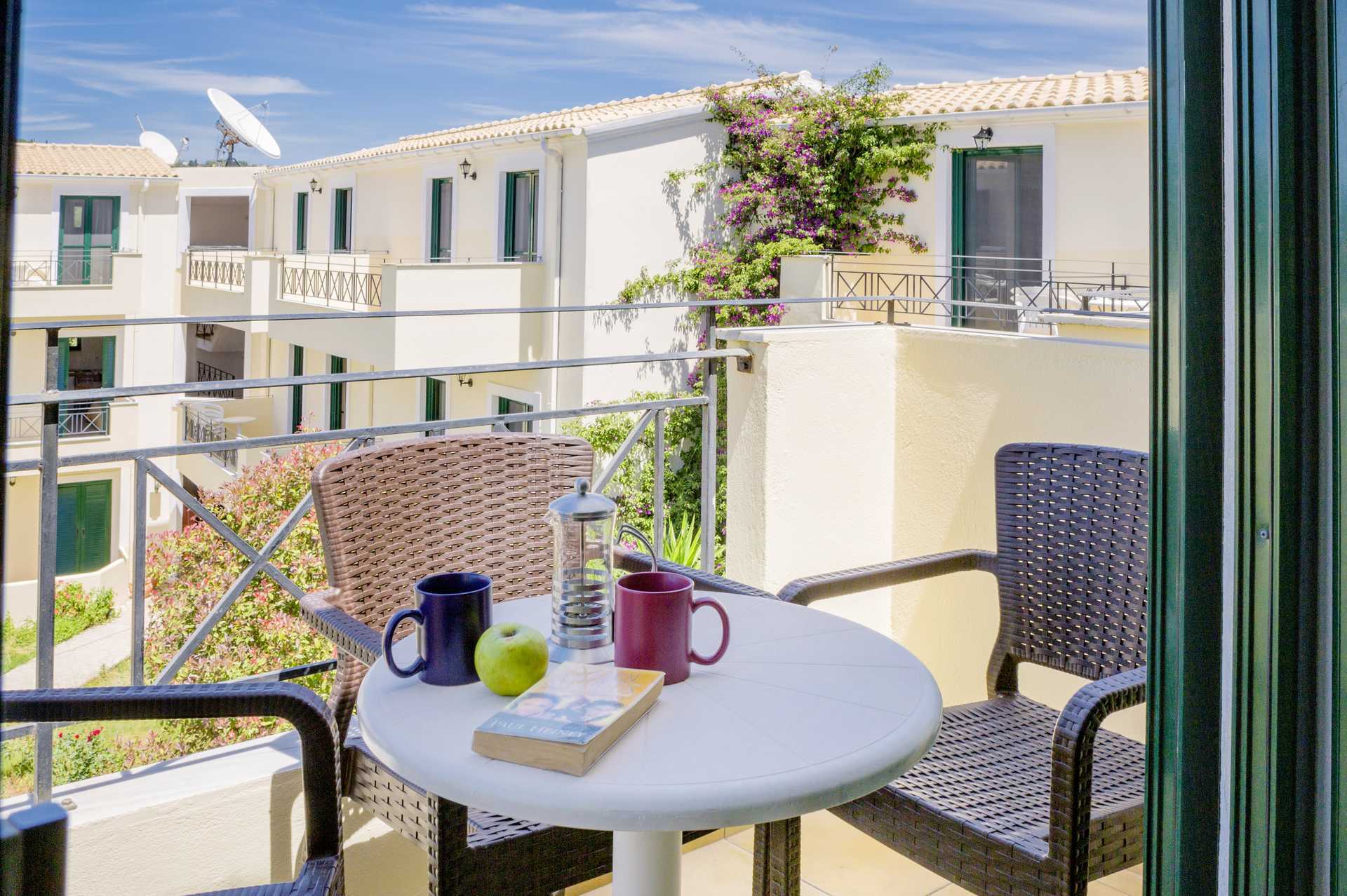 Uteplass til leilighet i eldre del