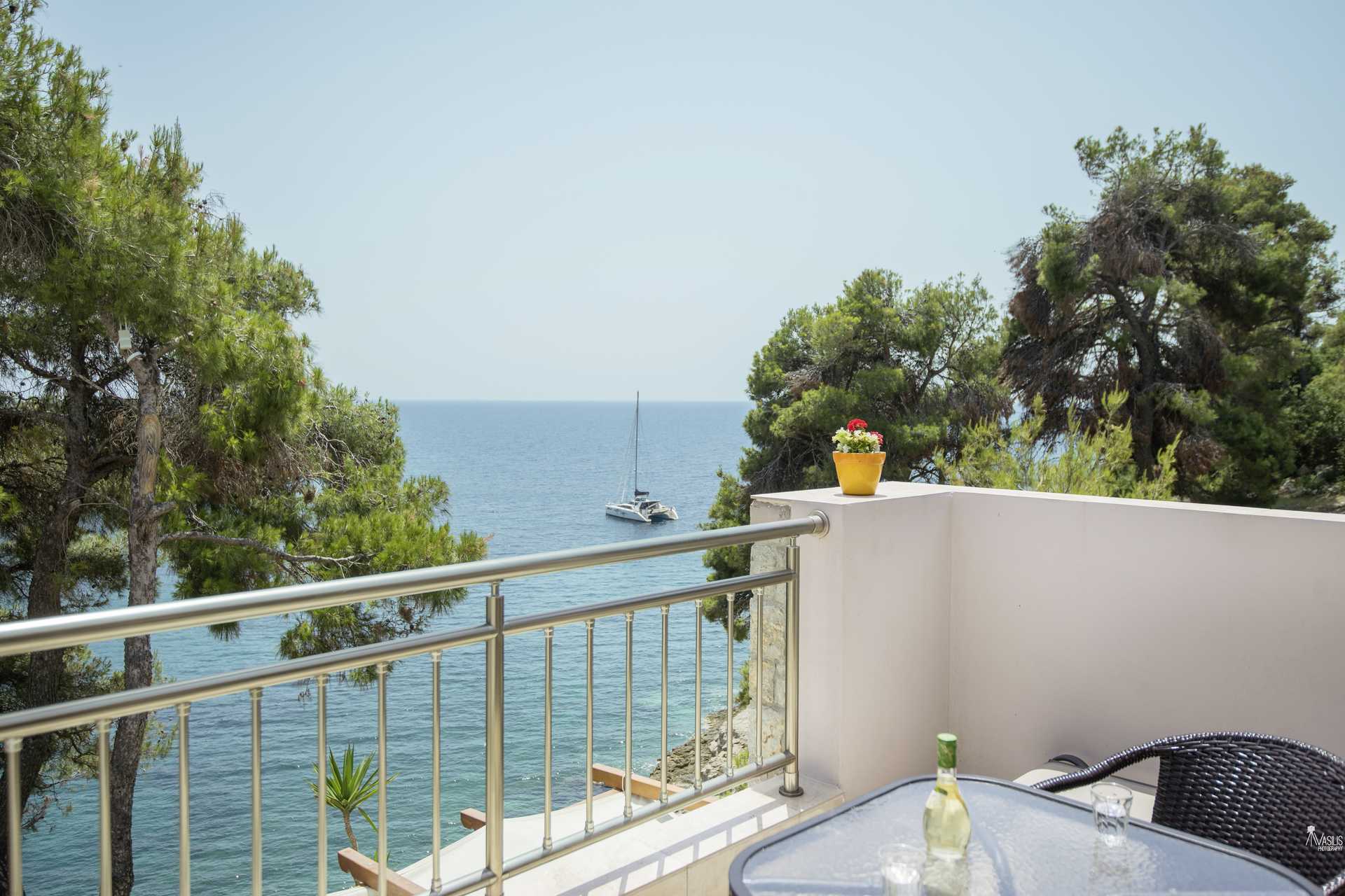 Utsikten fra balkongen på hotell Marilena på Alonissos, Hellas