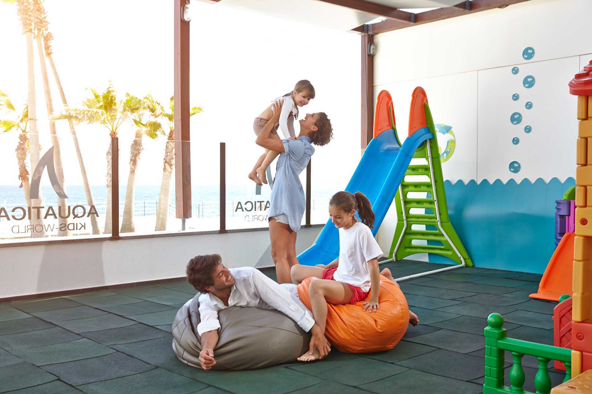 Lekerom på VIDAMAR Resorts Madeira, Portugal.