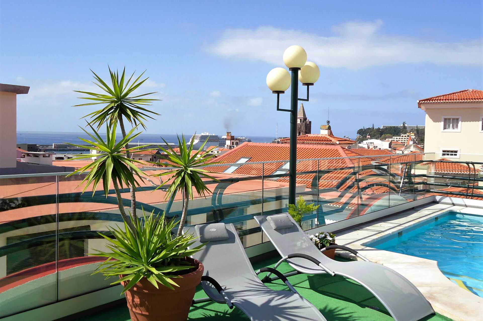 Bassenget på Hotell Windsor i Funchal på Madeira.
