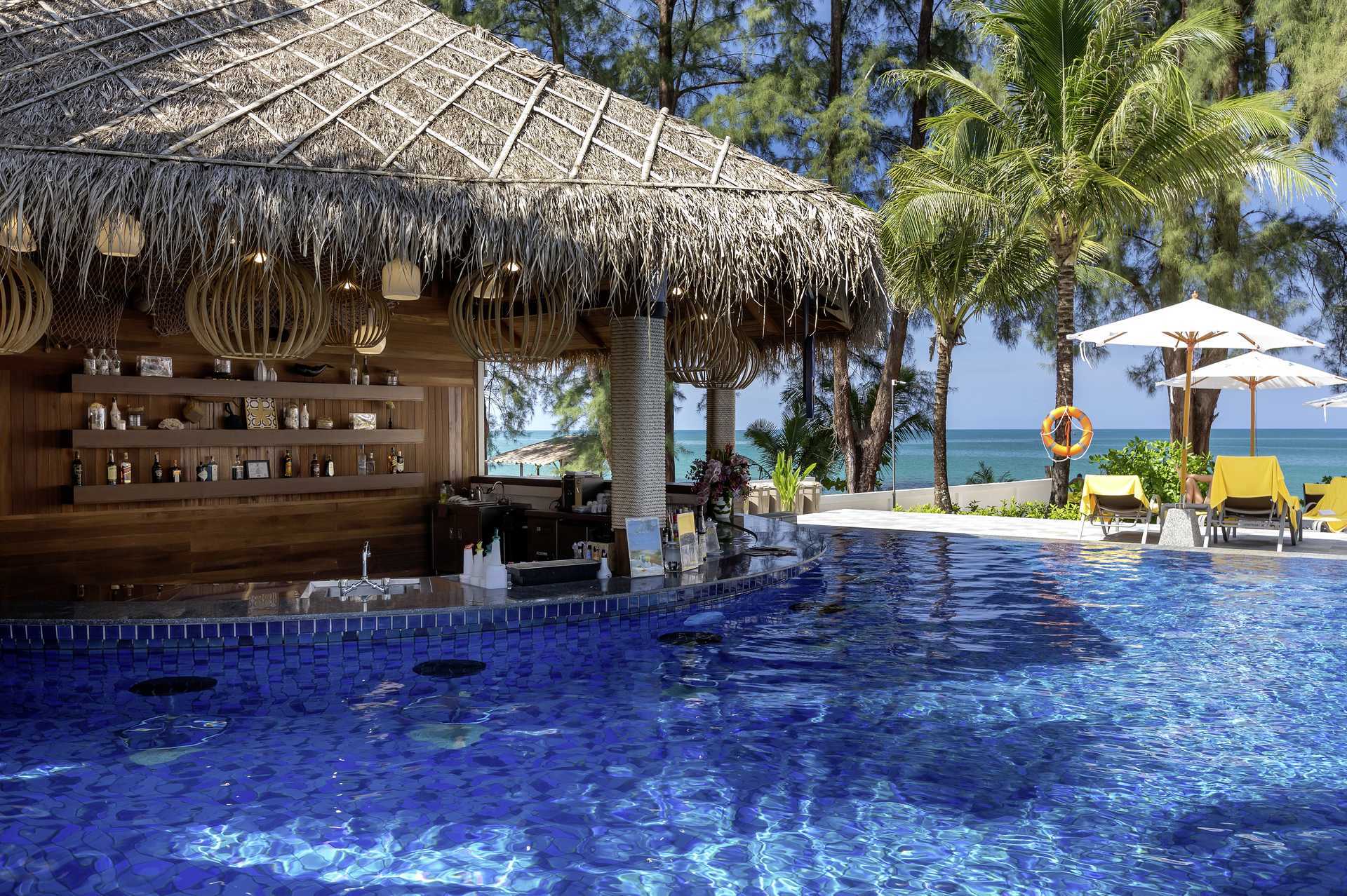 Poolbaren på X10 Khao Lak, Thailand.